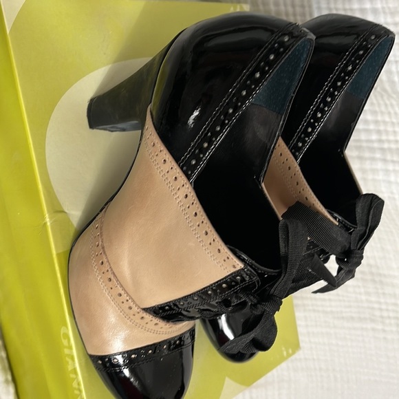 Gianni Bini jitter bug size 8 medium gently used. In original box. - Picture 5 of 8